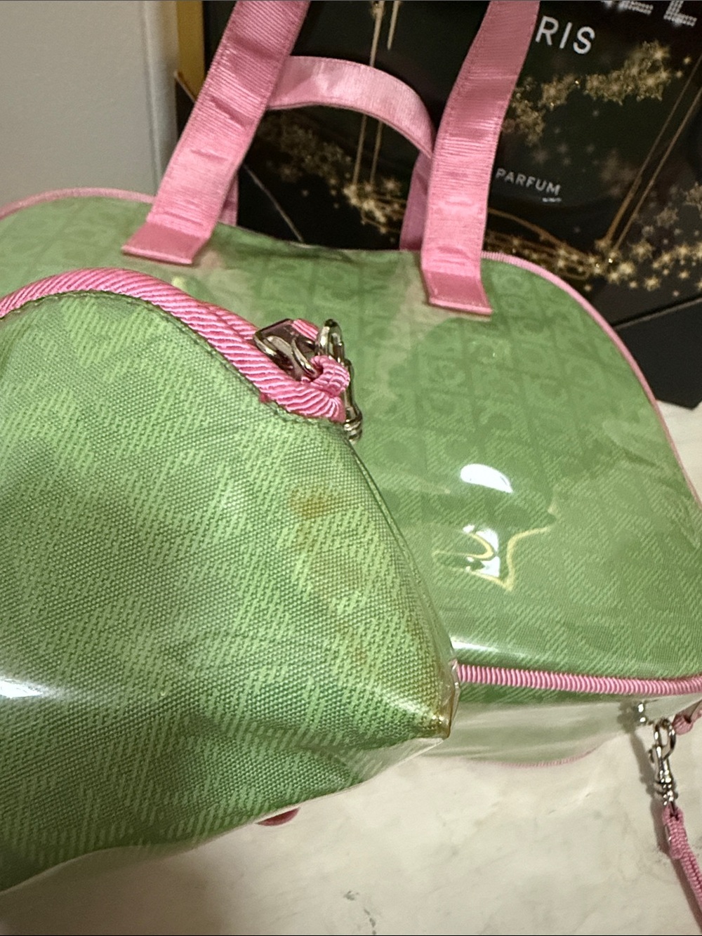 Liz Claiborne Green and Pink Cosmetic Tote with Matching Wristlet - Picture 7 of 10